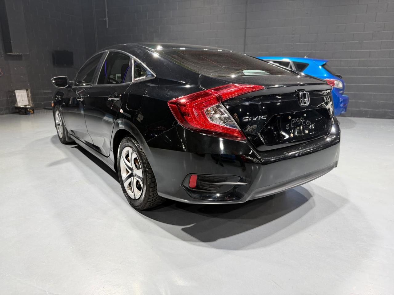 2018 Honda Civic LX Photo3