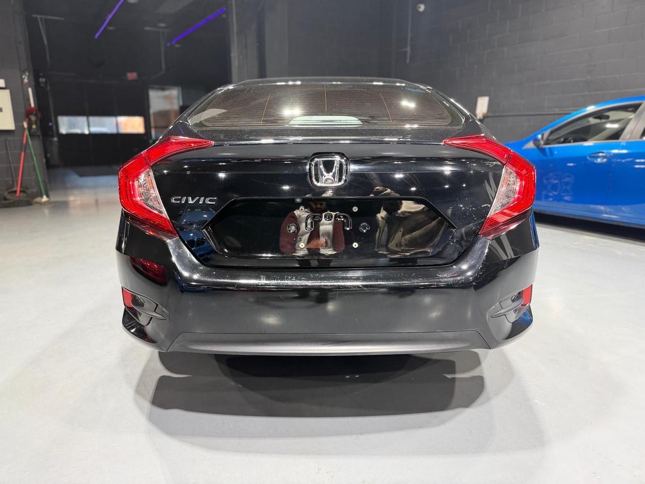 2018 Honda Civic LX Photo4