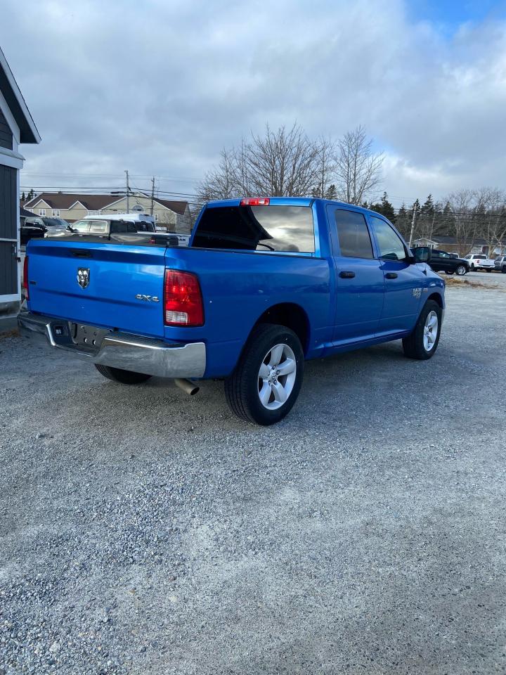 2023 RAM 1500 Classic SLT Photo4