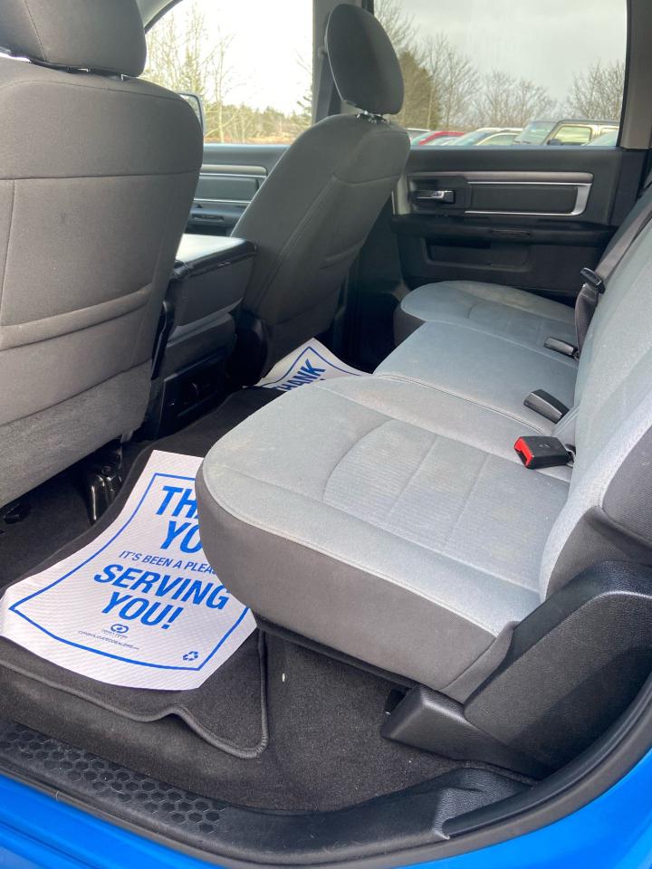 2023 RAM 1500 Classic SLT Photo6