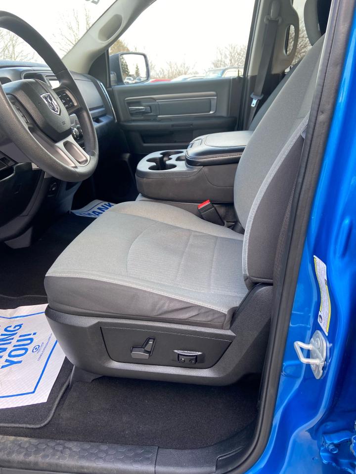 2023 RAM 1500 Classic SLT Photo8