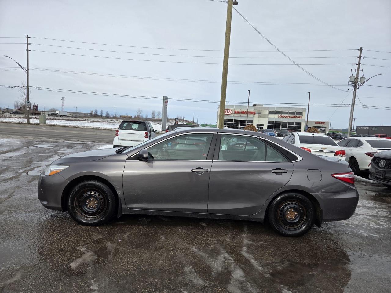 2015 Toyota Camry LE, SEDAN, AUTO, 4 CYL, 187KMS, RELIABLE, CERT Photo