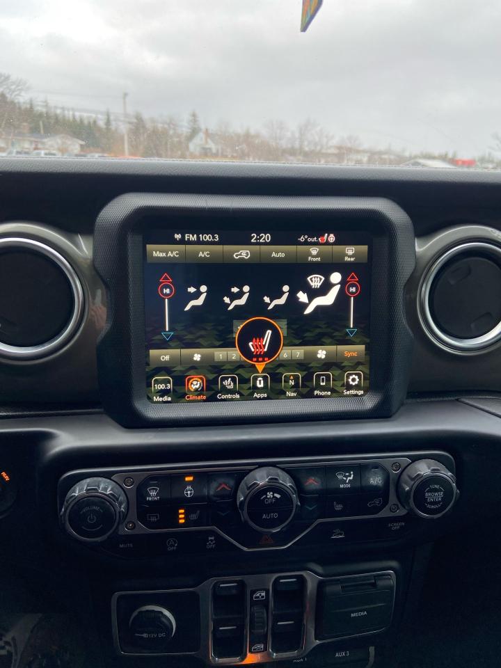 2023 Jeep Wrangler Sahara Photo19