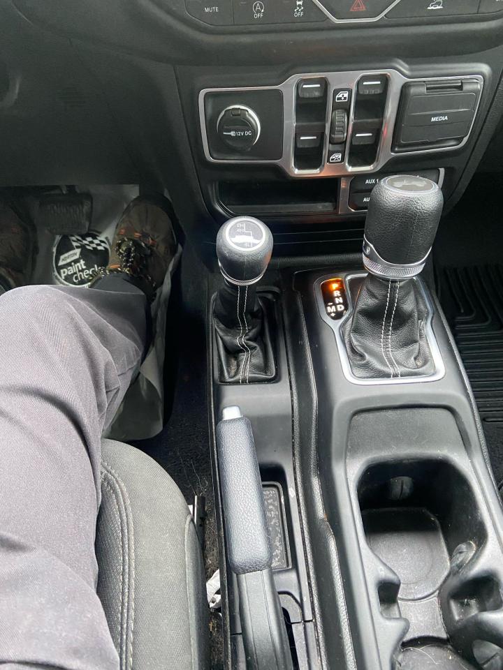 2023 Jeep Wrangler Sahara Photo21