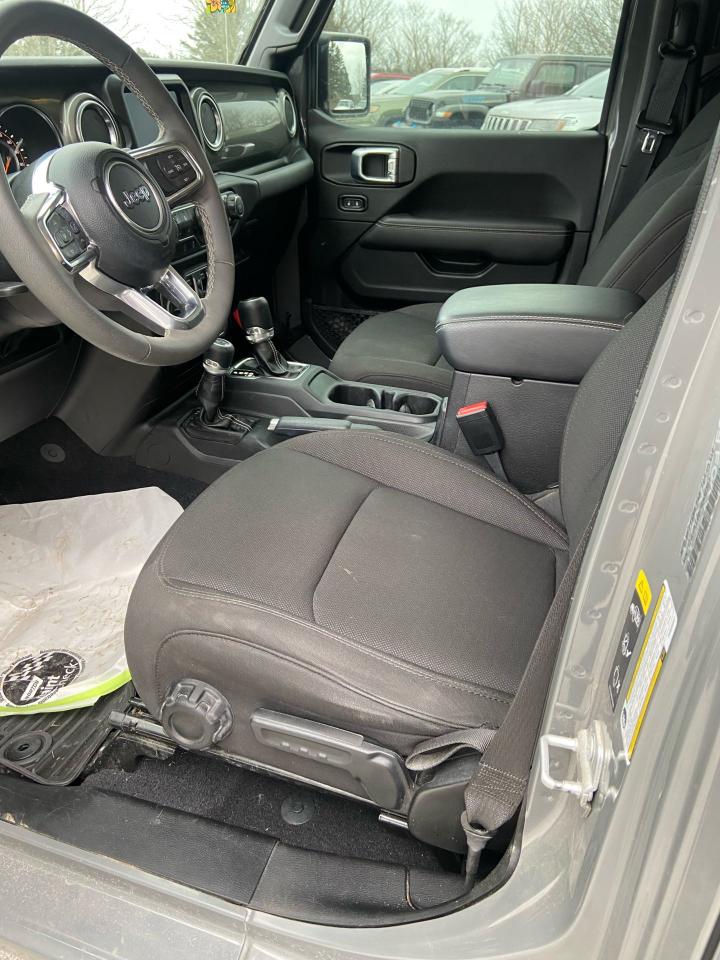 2023 Jeep Wrangler Sahara Photo11