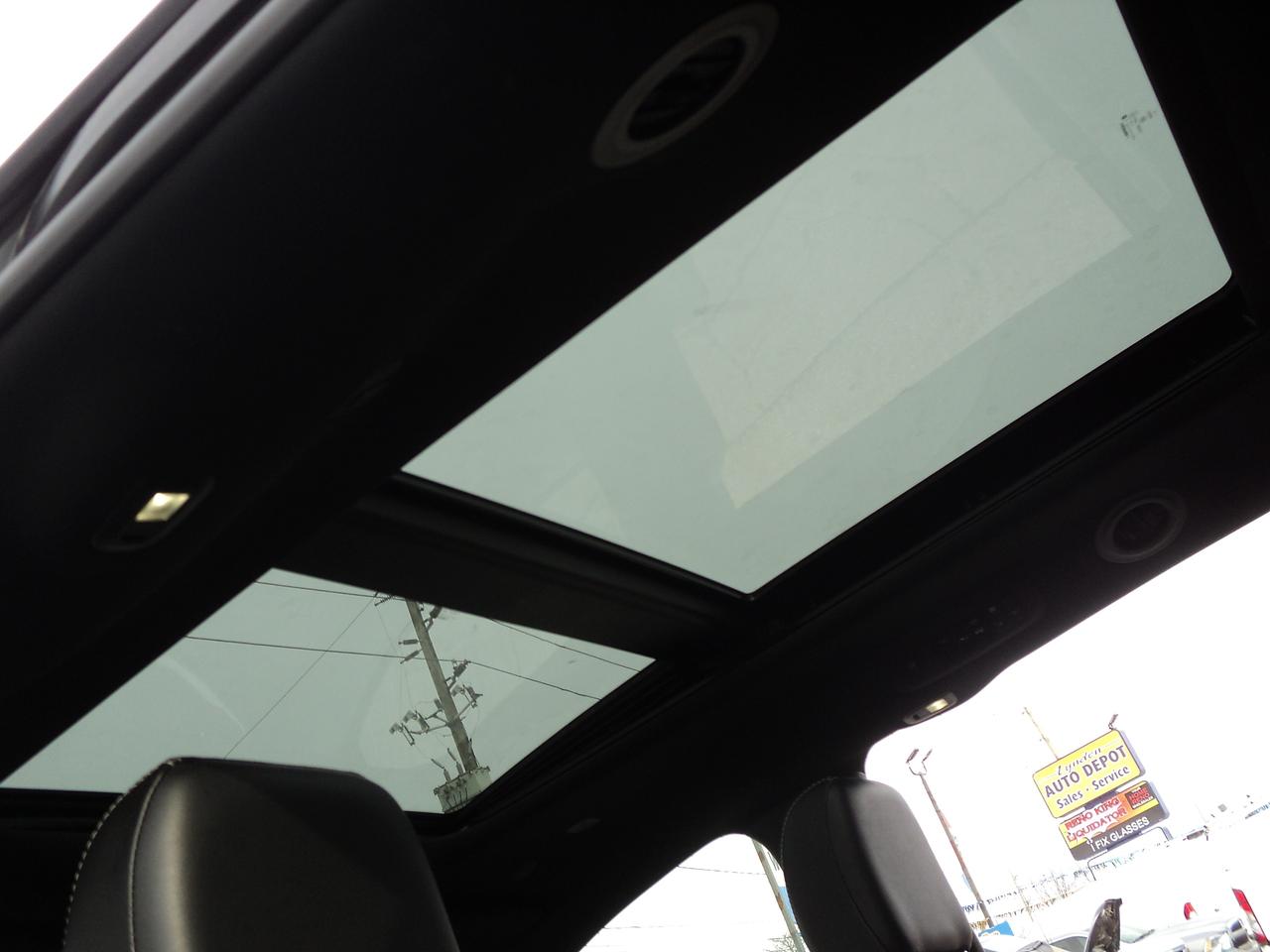 2024 Chrysler Pacifica TOURING-L FWD 3.6L6cyl PanoramicRoof HeatedSeats Photo