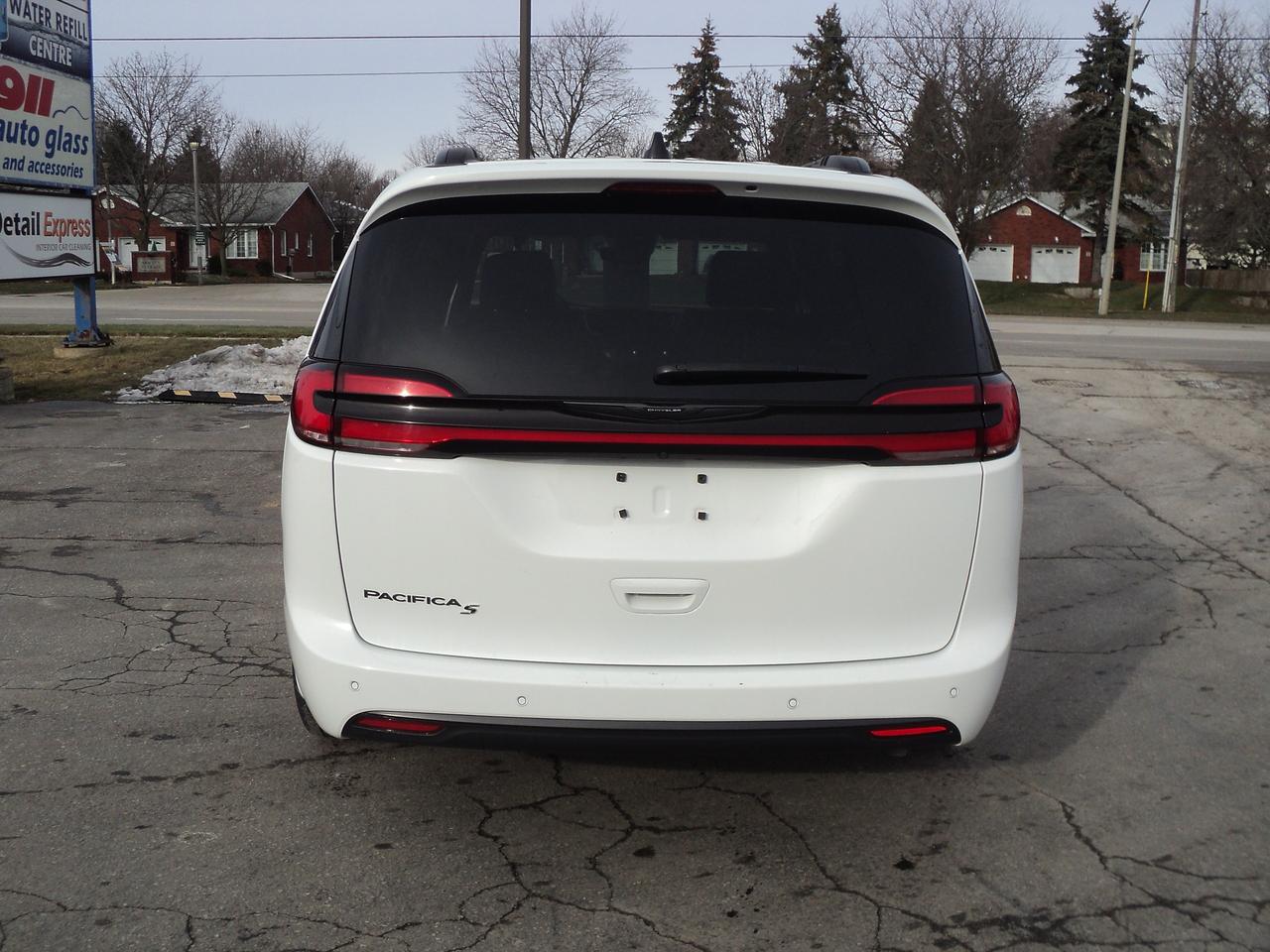 2024 Chrysler Pacifica TOURING-L FWD 3.6L6cyl PanoramicRoof HeatedSeats Photo