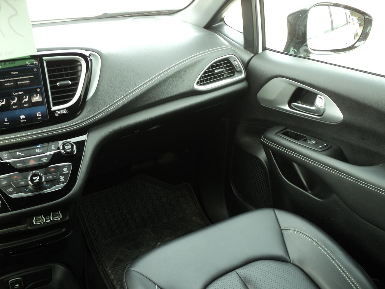 2024 Chrysler Pacifica TOURING-L FWD 3.6L6cyl PanoramicRoof HeatedSeats Photo