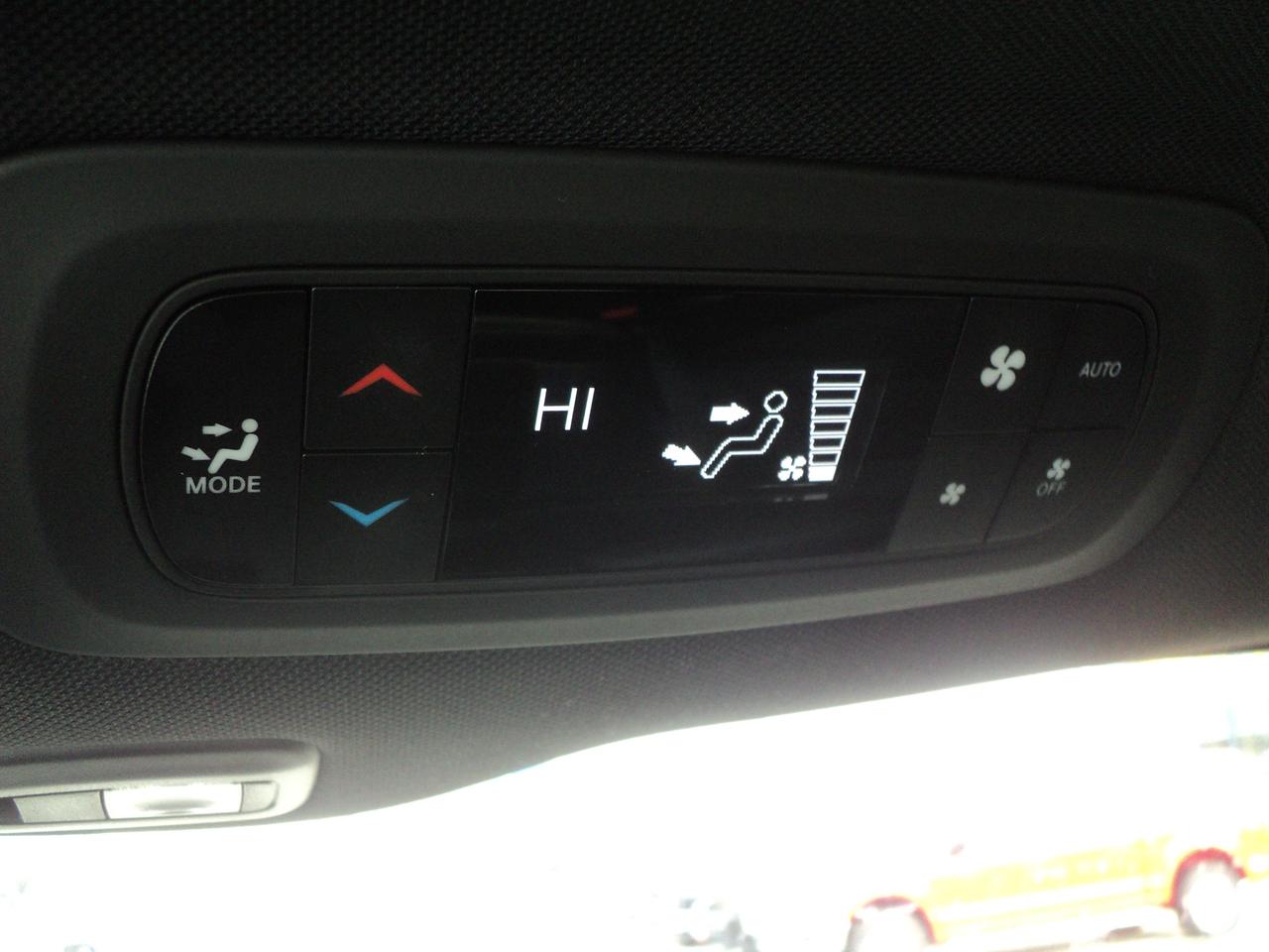 2024 Chrysler Pacifica TOURING-L FWD 3.6L6cyl PanoramicRoof HeatedSeats Photo