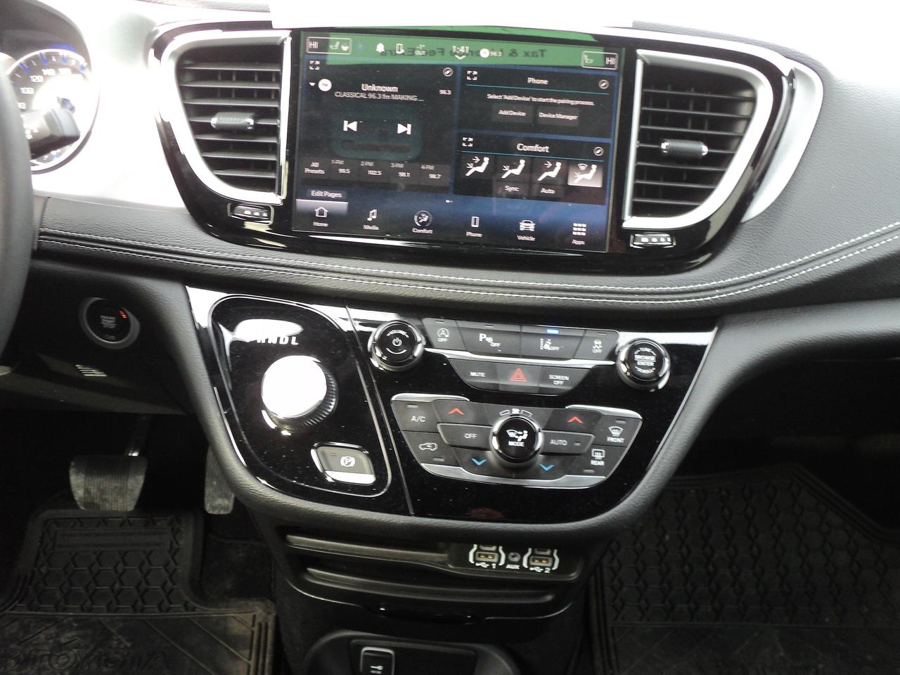 2024 Chrysler Pacifica TOURING-L FWD 3.6L6cyl PanoramicRoof HeatedSeats Photo