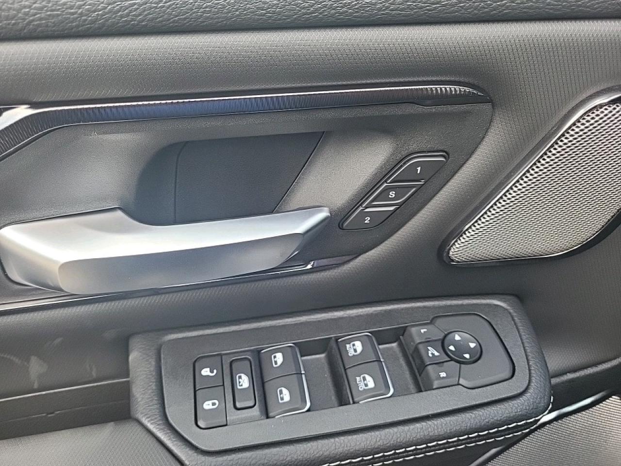 2025 RAM 1500 Sport 3.0L I–6 Hurricane! Dual–Pane Panoramic Sunroof ! Photo