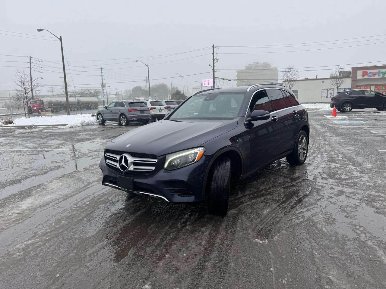 2019 Mercedes-Benz GLC-Class 300 AMG PKG 4MATIC LEATHER PAN/ROOF NAV CAMERA Photo2