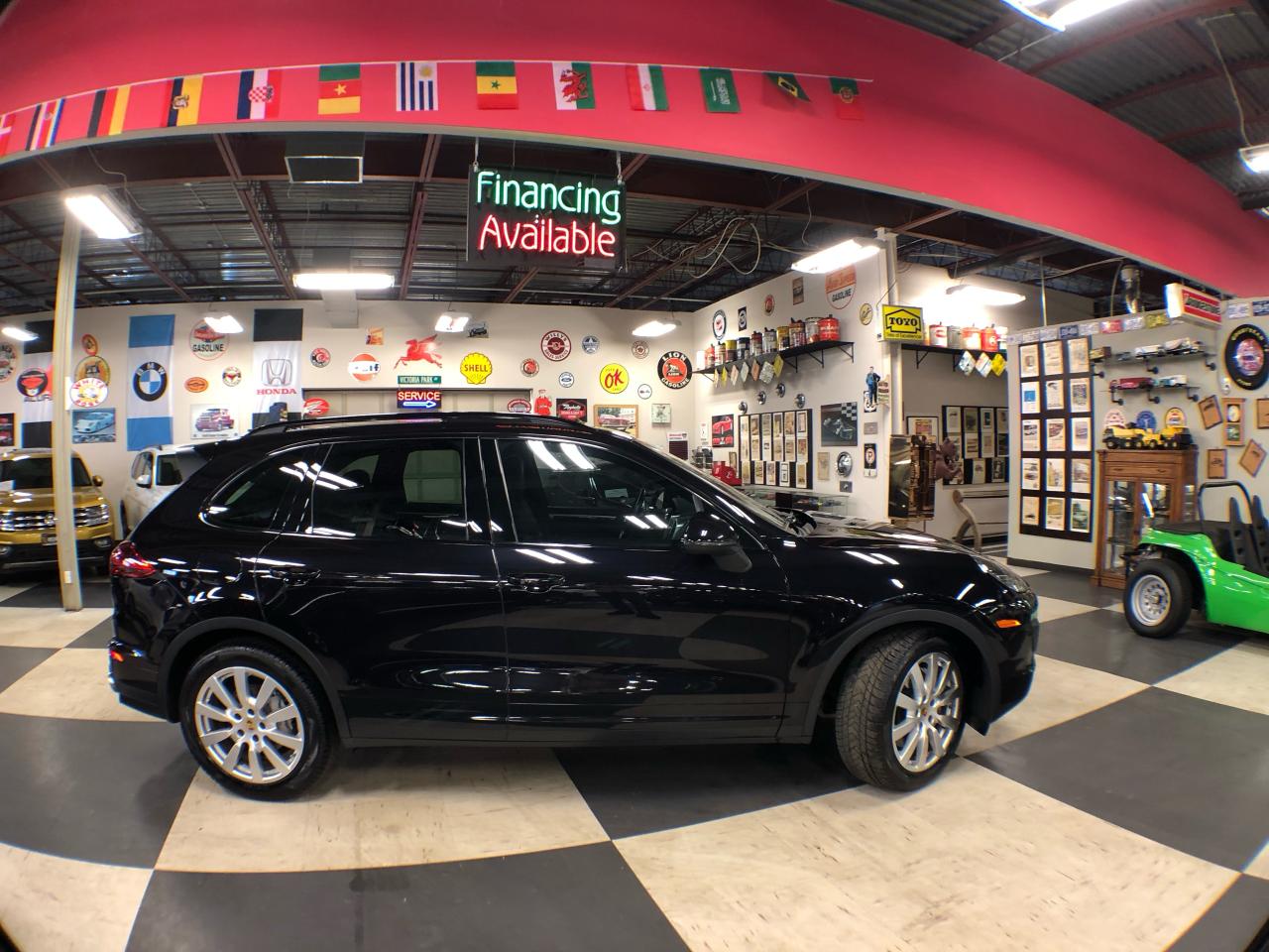 2018 Porsche Cayenne S AWD LEATHER PAN/ROOF NAVI B/SPOT L/ASSIST CAMERA Photo