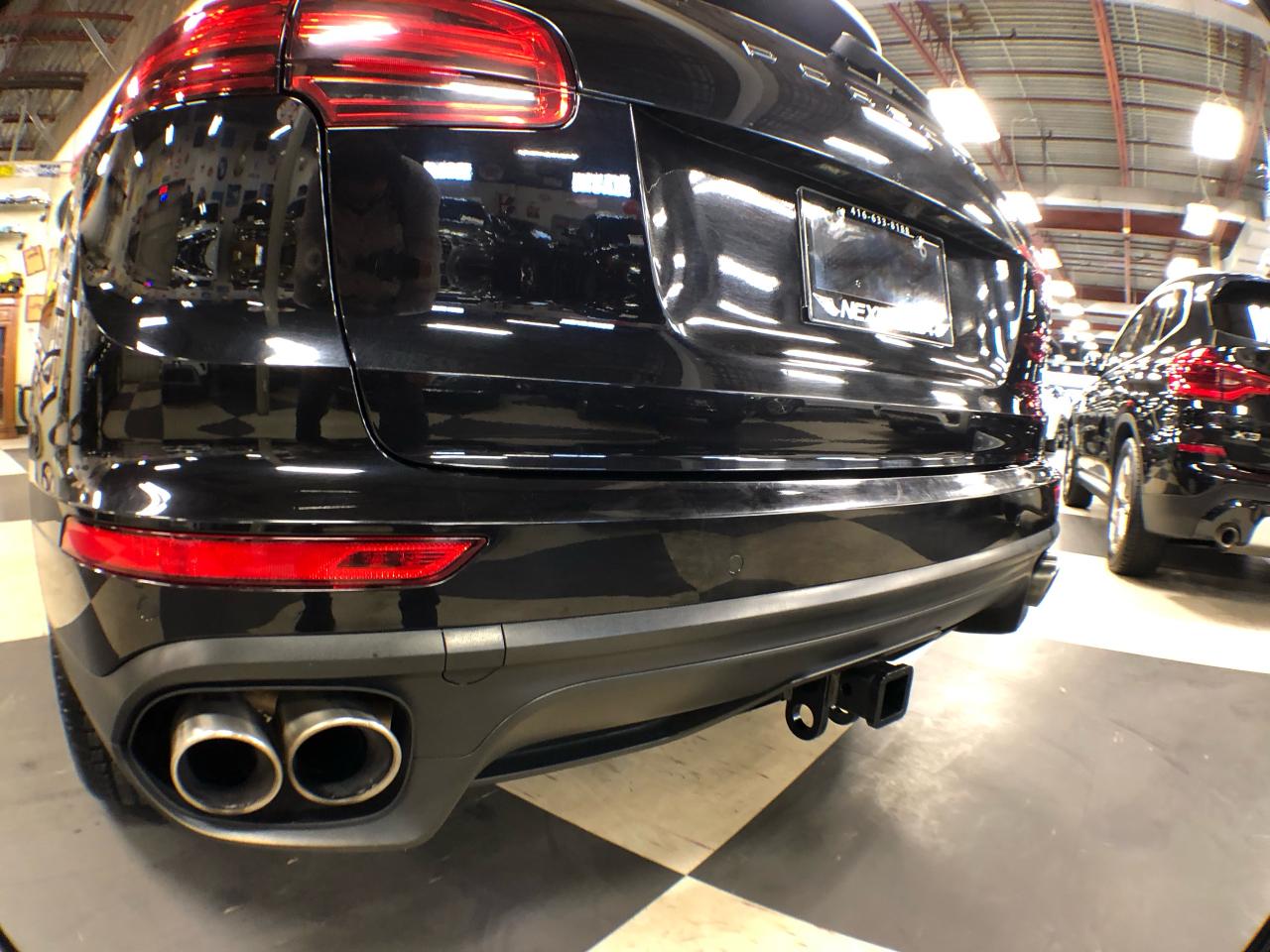 2018 Porsche Cayenne S AWD LEATHER PAN/ROOF NAVI B/SPOT L/ASSIST CAMERA Photo