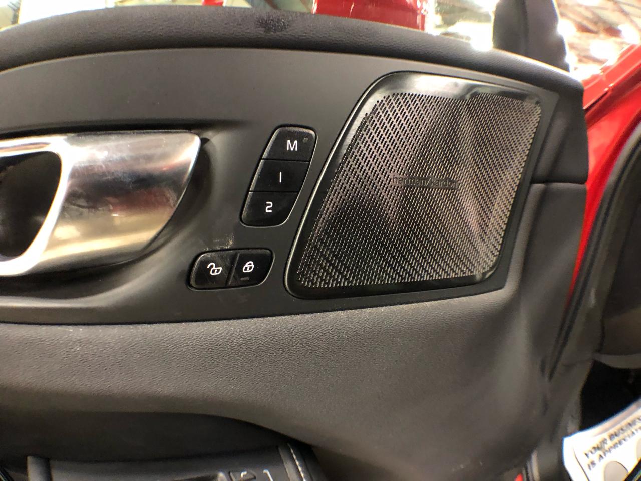 2021 Volvo XC60 INSCRIPTION T6 AWD LEATHER PAN/ROOF NAV CAMERA Photo