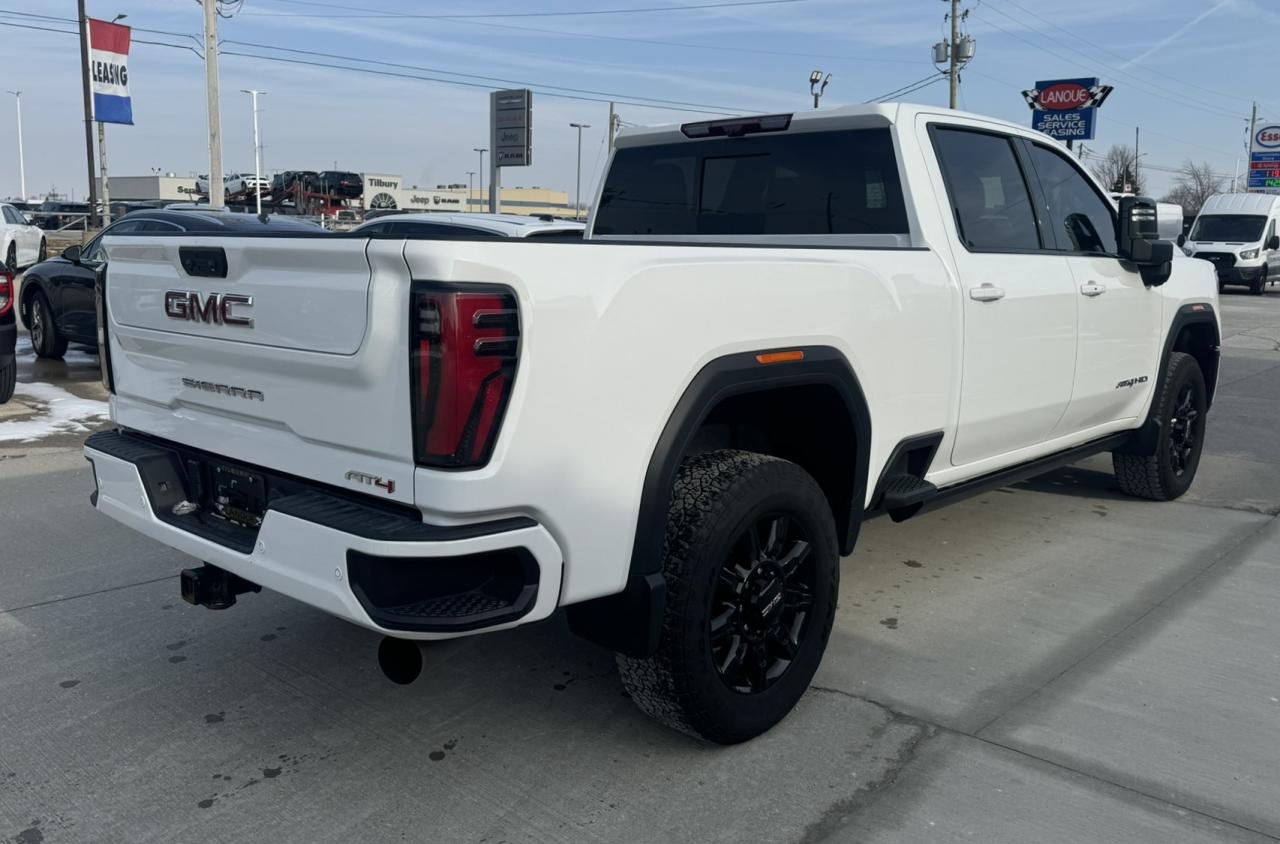 2024 GMC Sierra 2500 4WD Crew Cab 159" AT4 Photo