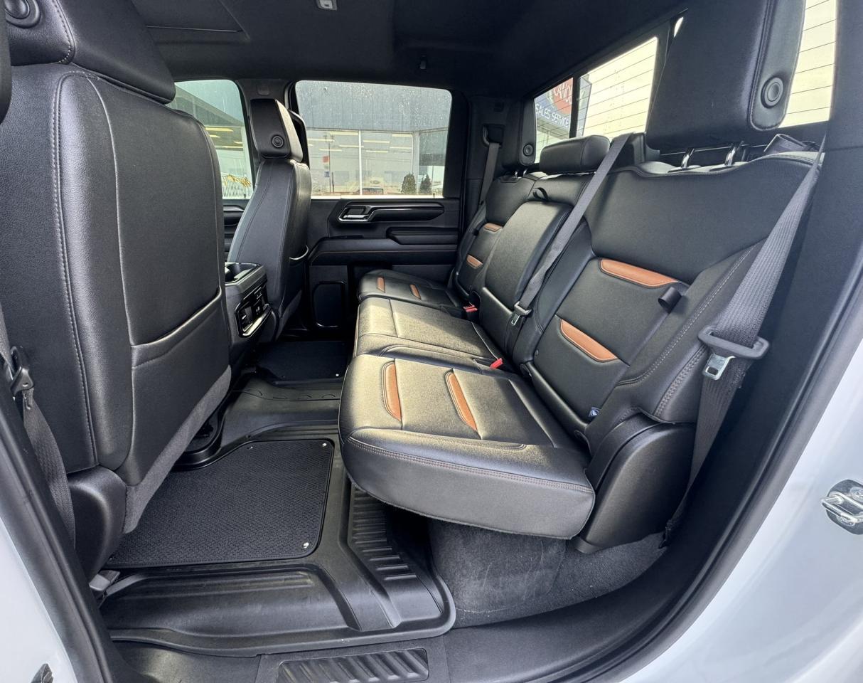 2024 GMC Sierra 2500 4WD Crew Cab 159" AT4 Photo