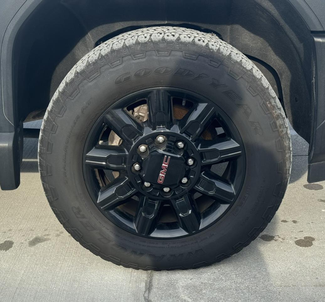 2024 GMC Sierra 2500 4WD Crew Cab 159" AT4 Photo