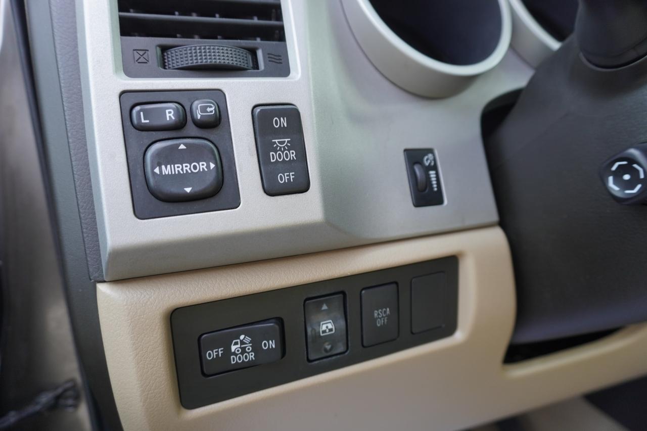 2007 Toyota Tundra LIMITED / CREWMAX / NAVIGATION / GREAT SHAPE /5.7L Photo