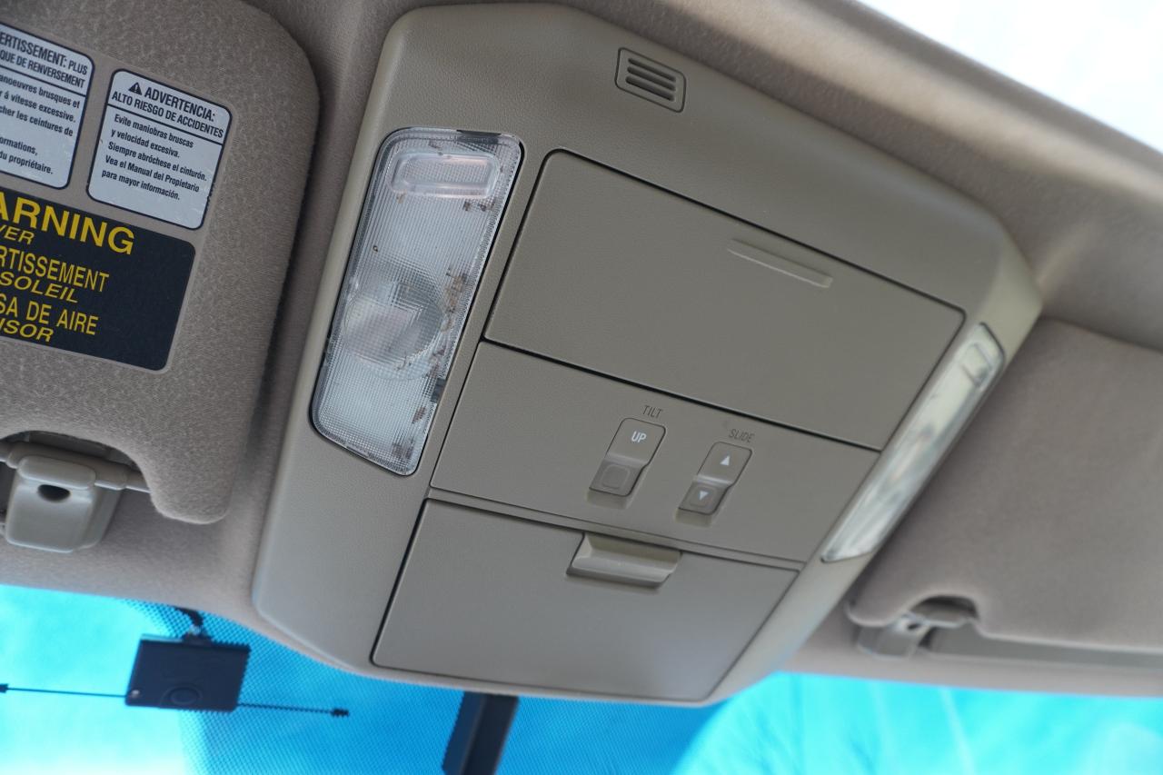 2007 Toyota Tundra LIMITED / CREWMAX / NAVIGATION / GREAT SHAPE /5.7L Photo