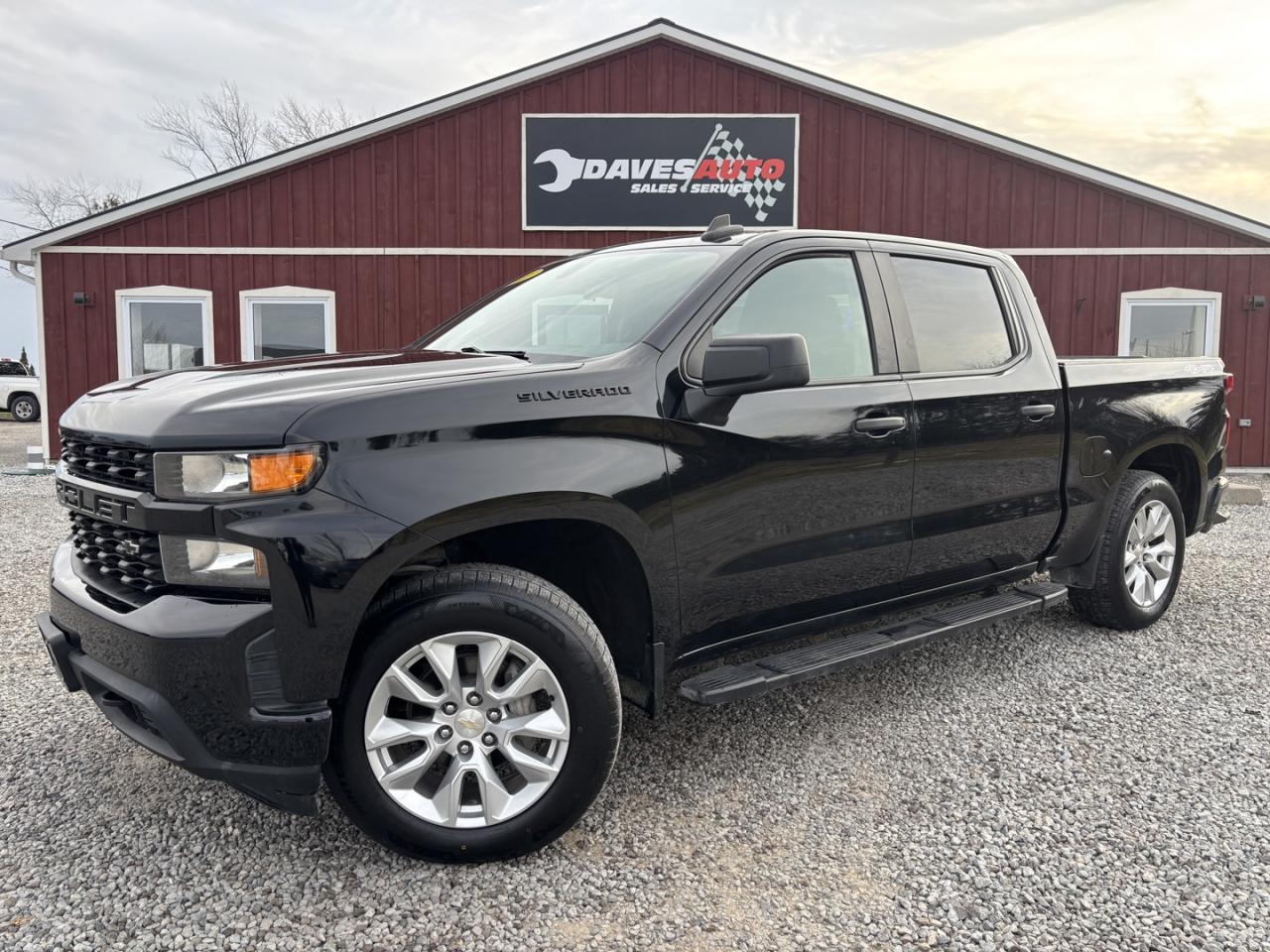 2021 Chevrolet Silverado 1500 Custom Crew Cab Short Box 4WD Photo0