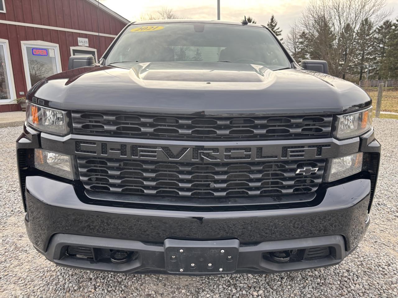 2021 Chevrolet Silverado 1500 Custom Crew Cab Short Box 4WD Photo