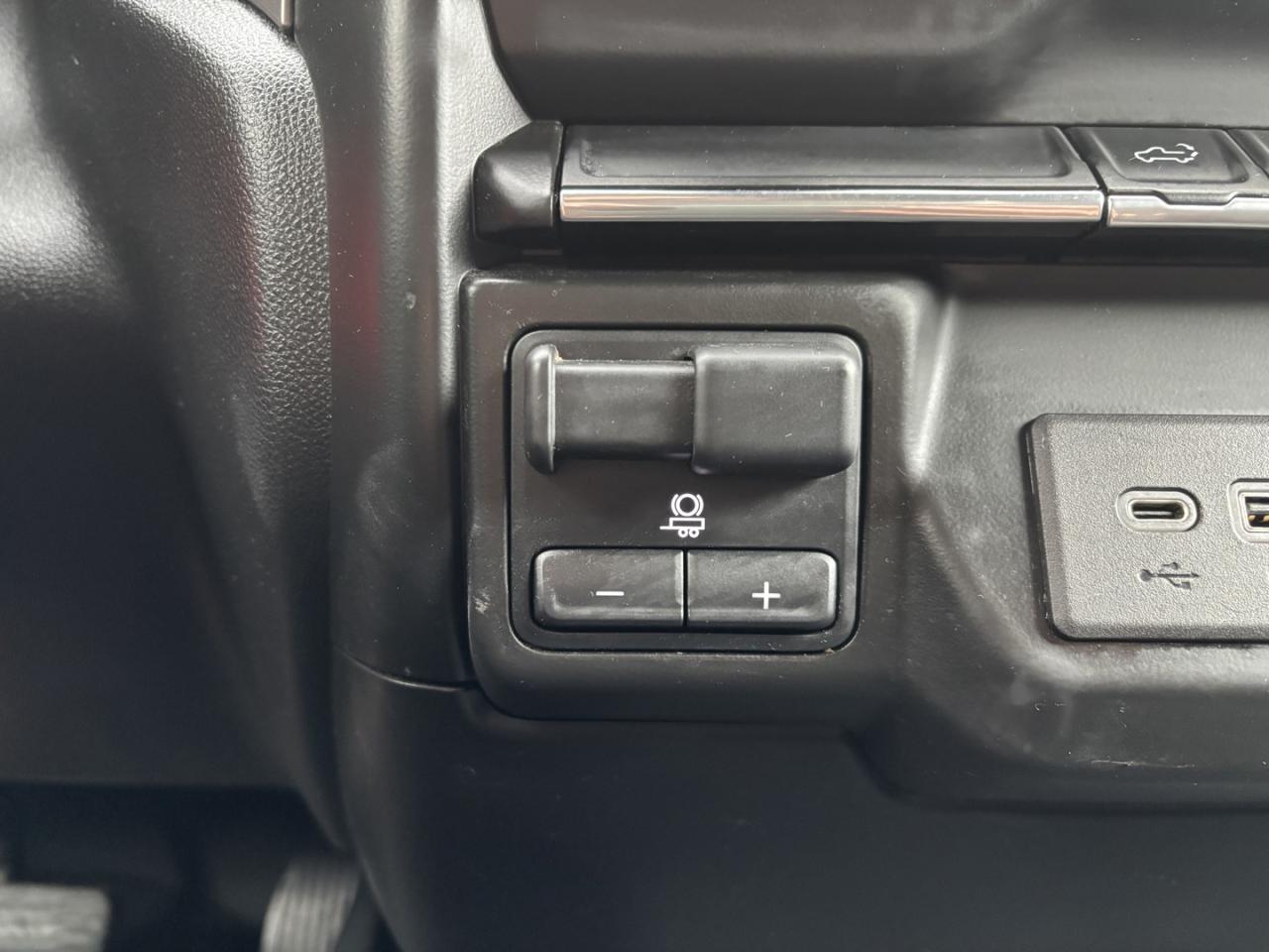 2021 Chevrolet Silverado 1500 Custom Crew Cab Short Box 4WD Photo