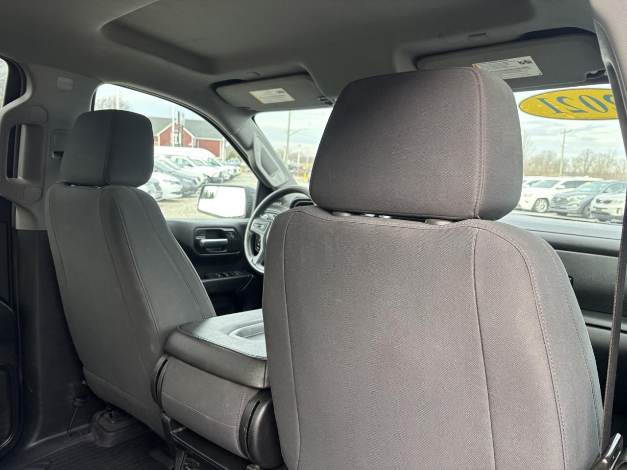 2021 Chevrolet Silverado 1500 Custom Crew Cab Short Box 4WD Photo