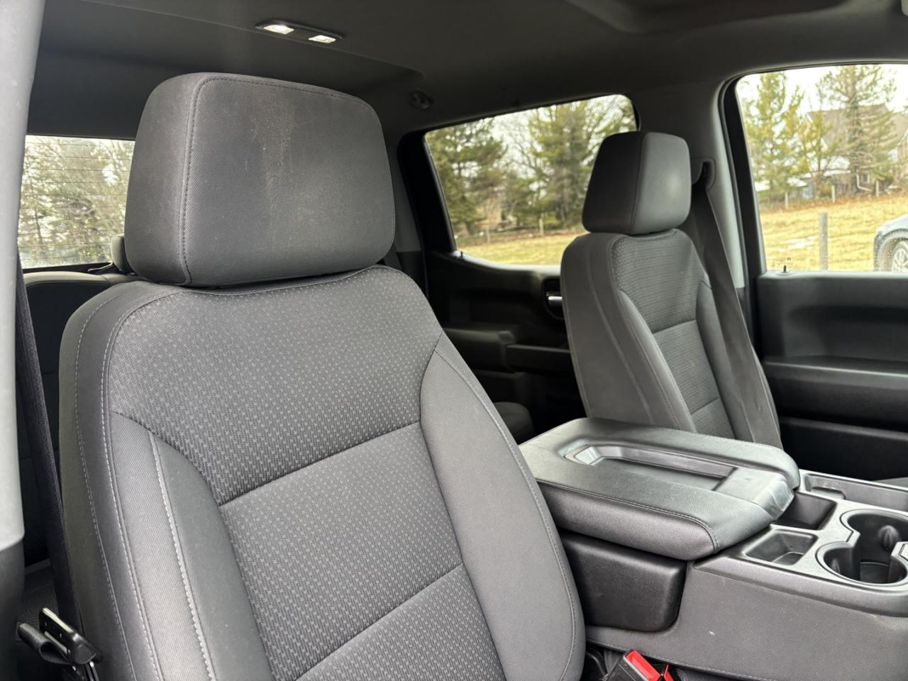 2021 Chevrolet Silverado 1500 Custom Crew Cab Short Box 4WD Photo