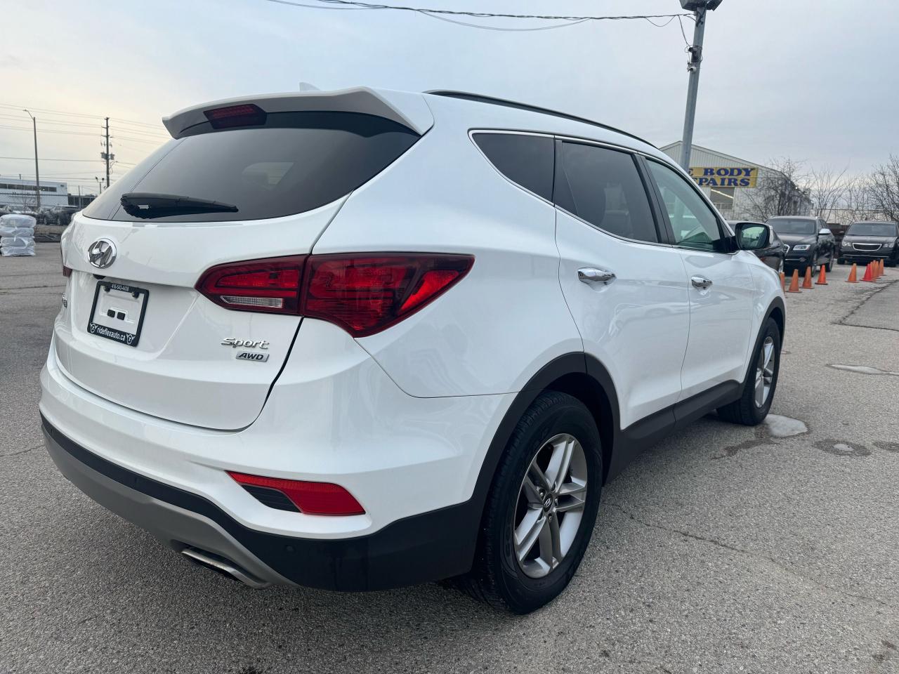 2017 Hyundai Santa Fe Sport Luxury Photo4