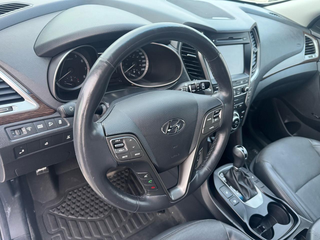 2017 Hyundai Santa Fe Sport Luxury Photo