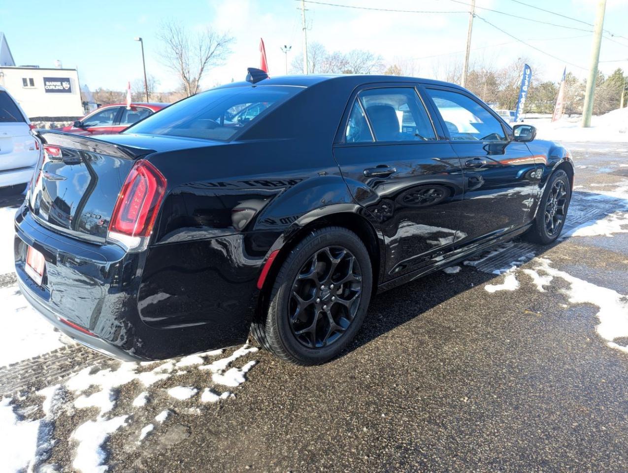 2023 Chrysler 300 300S AWD  NAVIGATION/PANARAMIC SUNROOF!! Photo4