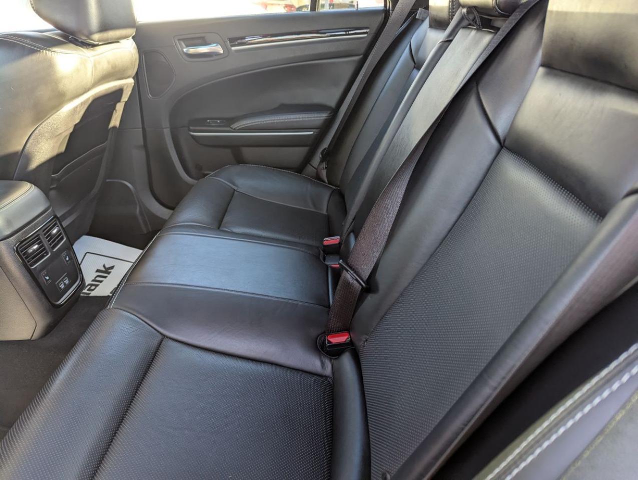 2023 Chrysler 300 300S AWD  NAVIGATION/PANARAMIC SUNROOF!! Photo