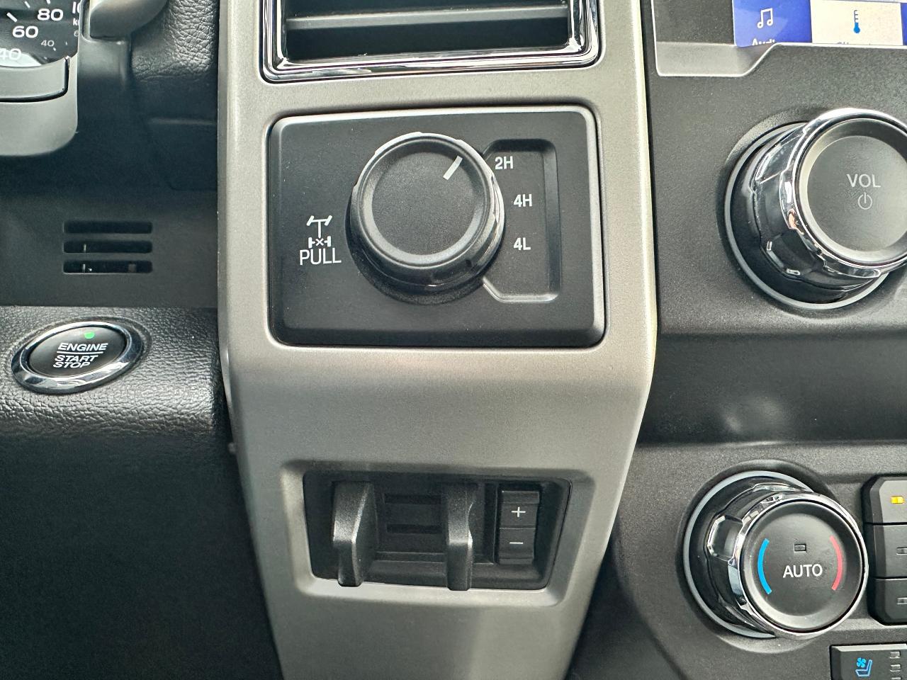 2020 Ford SUPER DUTY F-250 SRW LARIAT4x4Crew 6.7 Diesel Htd/Cool-Lthr Pano NAV XM Photo