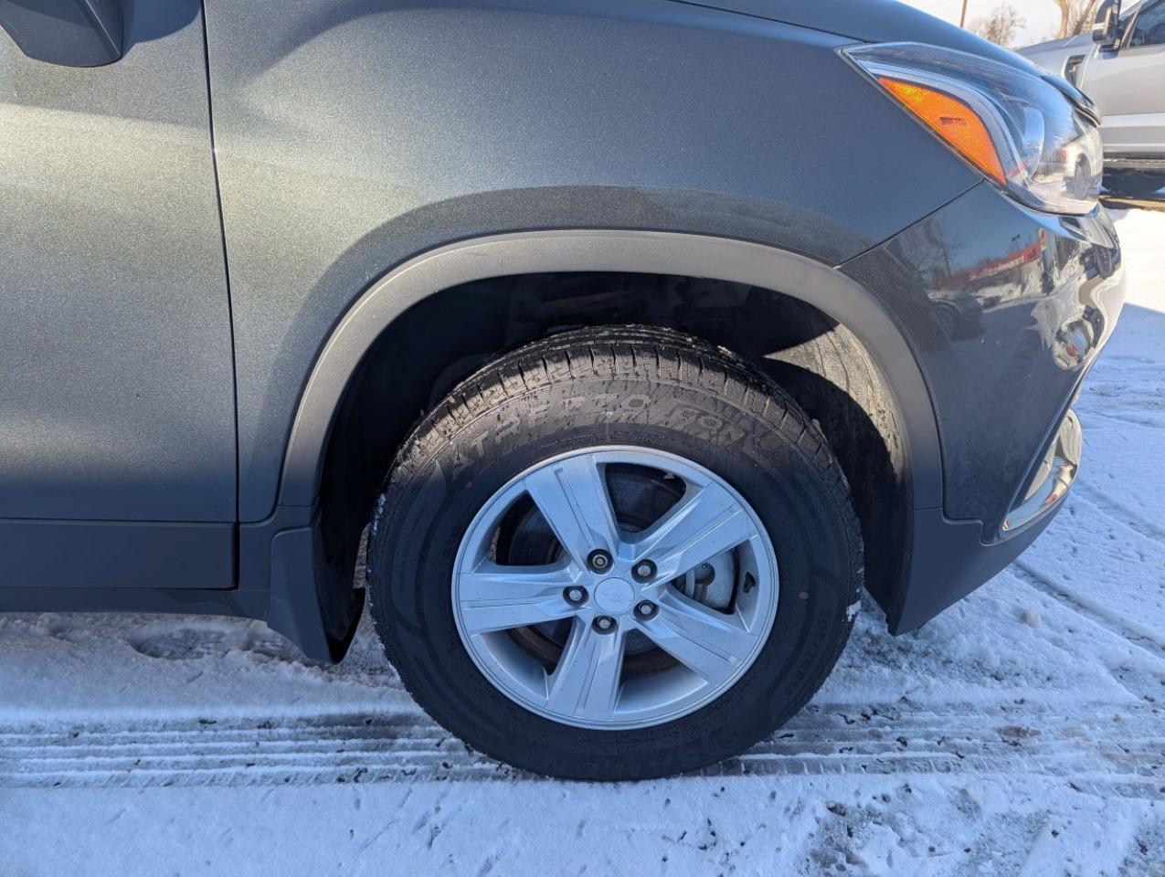 2019 Chevrolet Trax LT AWD WITH APPLE CARPLAY!! Photo3