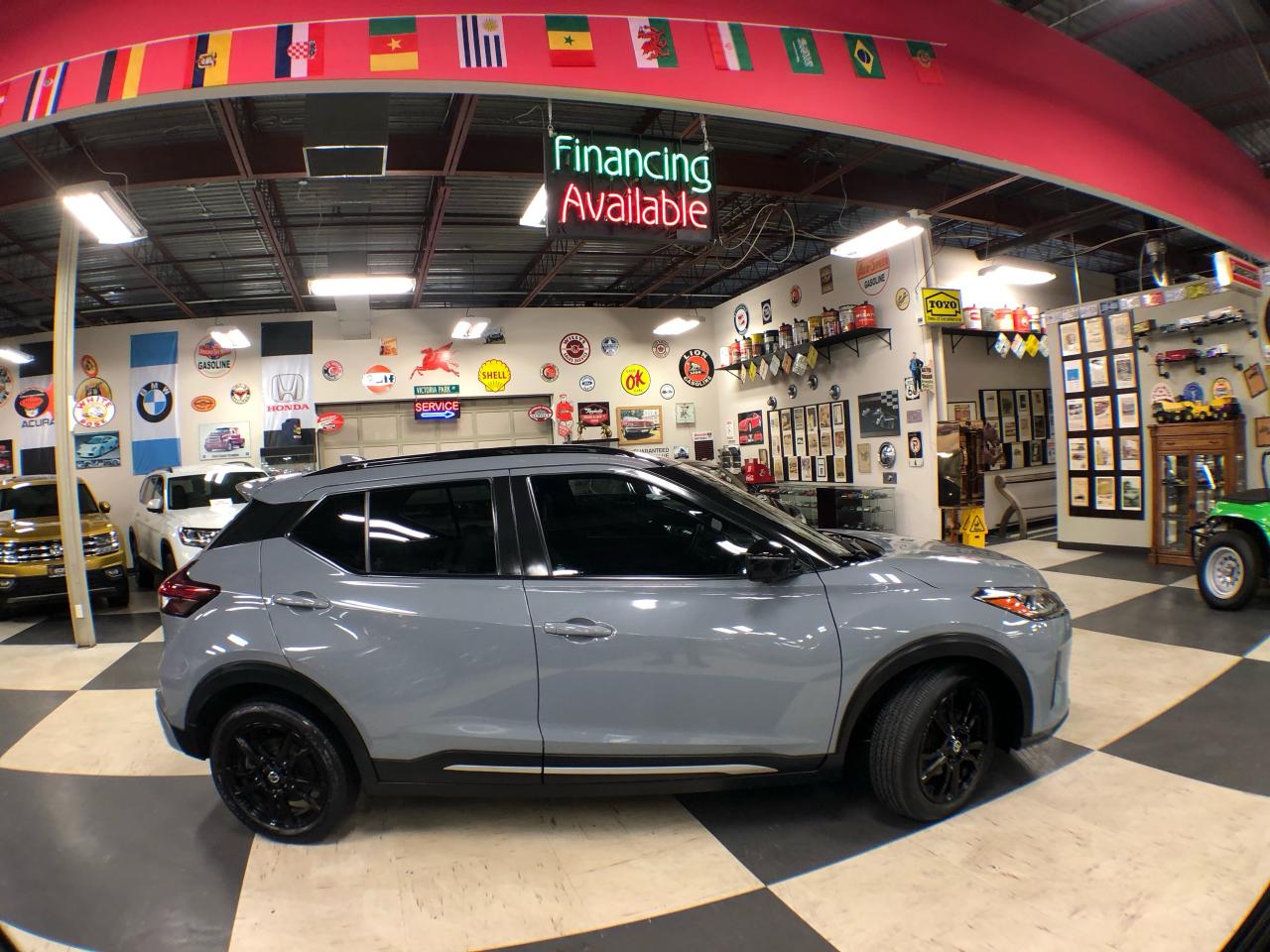 2021 Nissan Kicks SR LEATHER A/C A/CARPLAY L/ASSIST B/SPOT CAMERA Photo