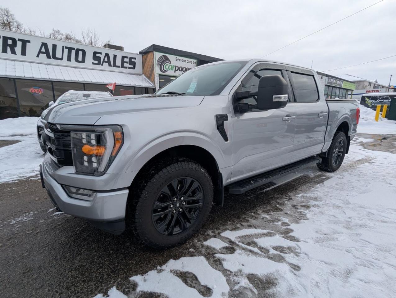 2022 Ford F-150 XLT WITH PANARAMIC SUNROOF!! Photo