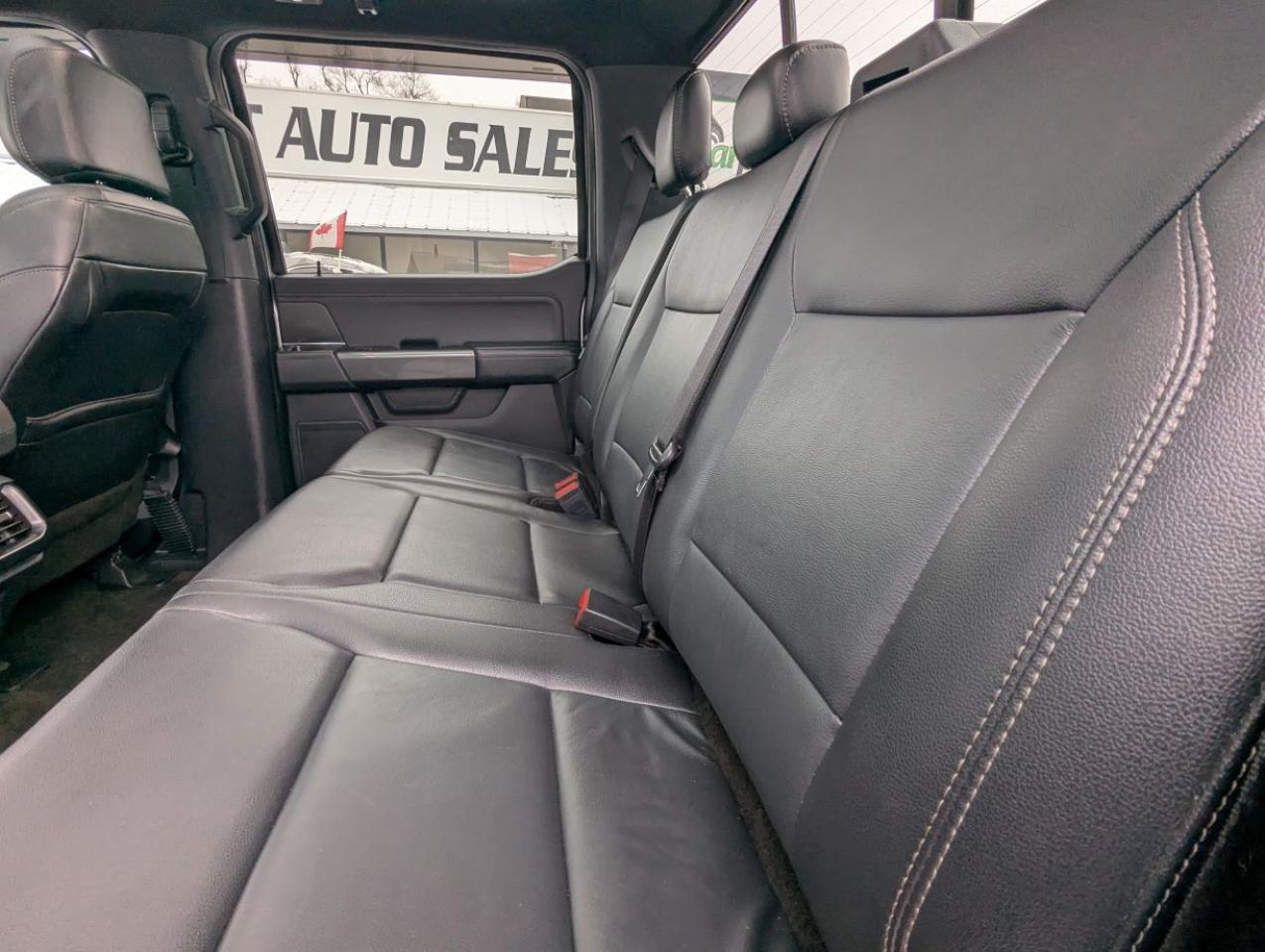 2022 Ford F-150 XLT WITH PANARAMIC SUNROOF!! Photo