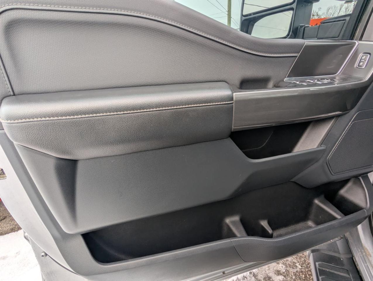 2022 Ford F-150 XLT WITH PANARAMIC SUNROOF!! Photo