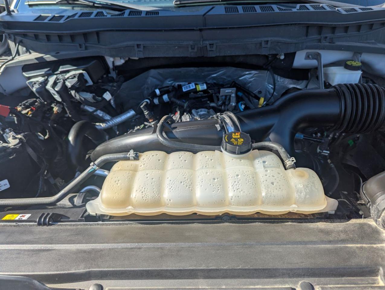 2022 Ford F-150 XLT WITH PANARAMIC SUNROOF!! Photo