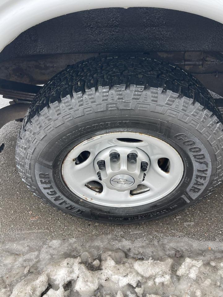 2016 Chevrolet Express Cargo Van NO WINDOWS ALL AROUND Photo