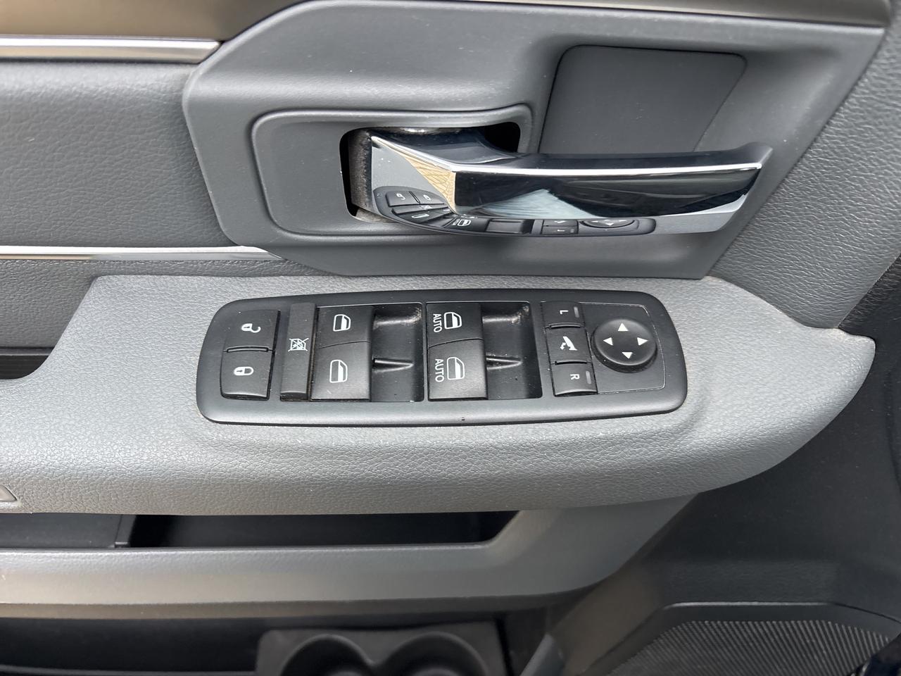 2016 RAM 2500 SLT Photo