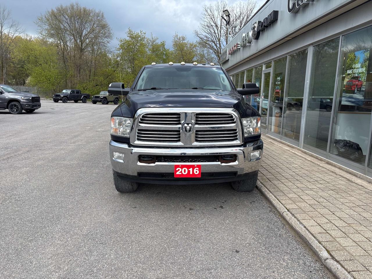 2016 RAM 2500 SLT Photo1