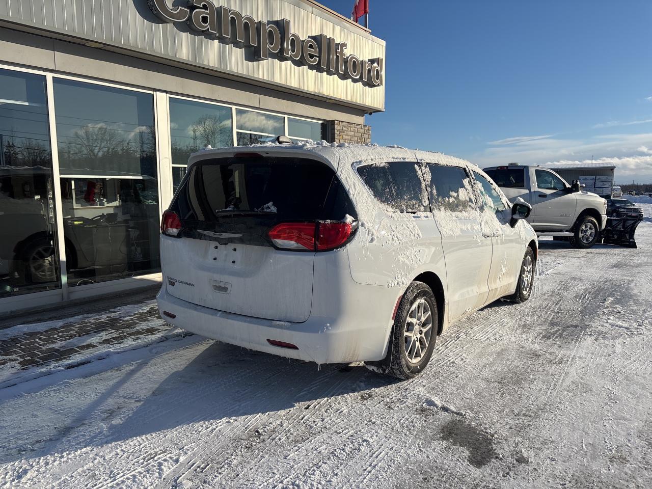 2024 Chrysler Grand Caravan SXT Photo