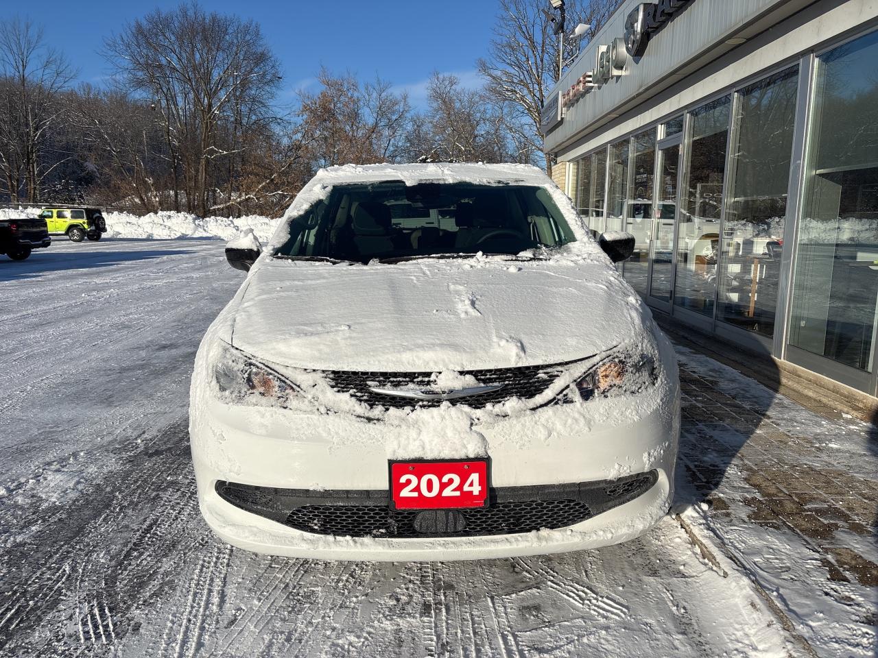 2024 Chrysler Grand Caravan SXT Photo