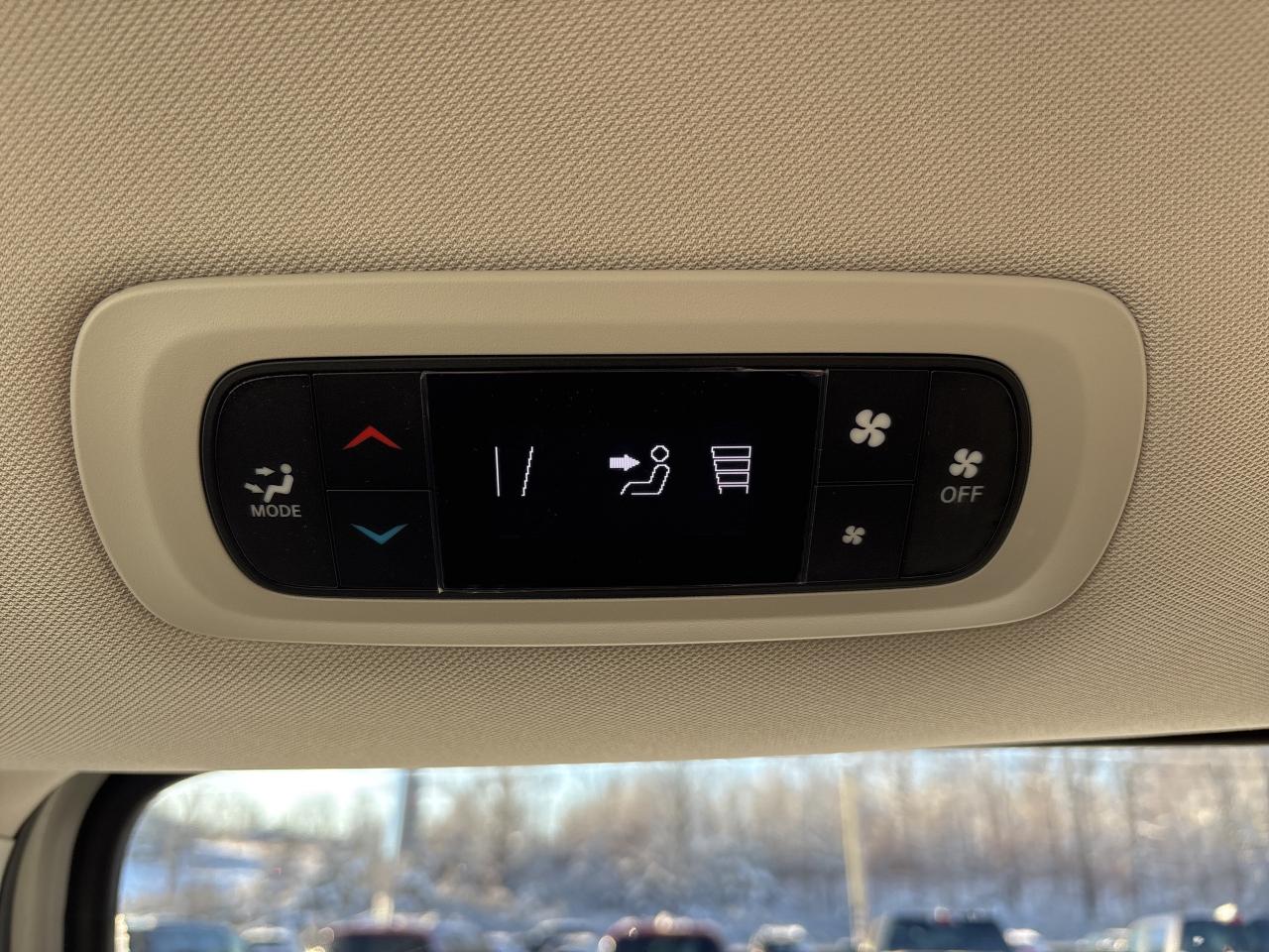 2024 Chrysler Grand Caravan SXT Photo