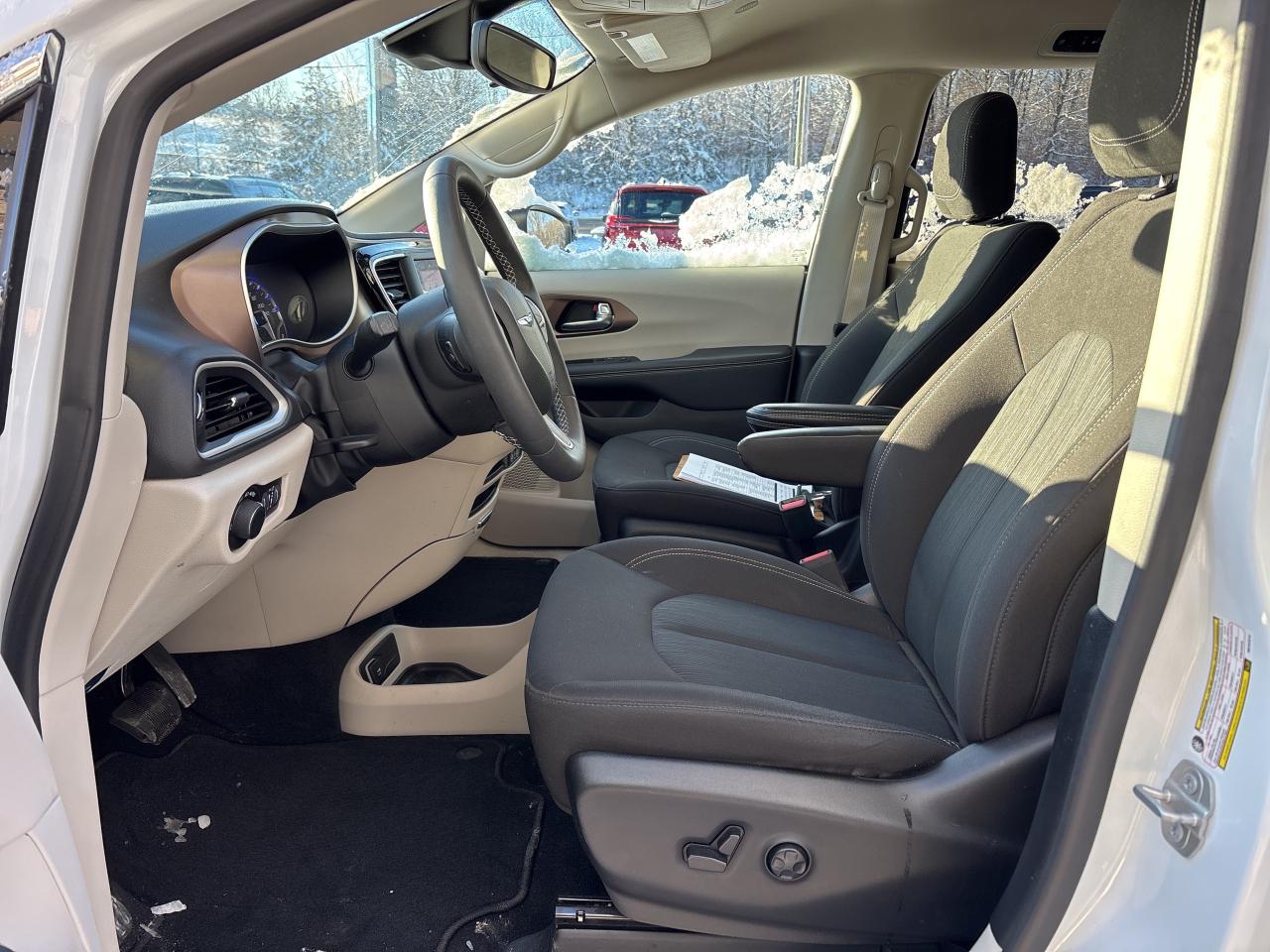 2024 Chrysler Grand Caravan SXT Photo