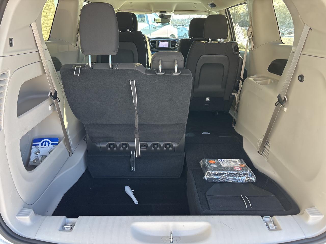 2024 Chrysler Grand Caravan SXT Photo