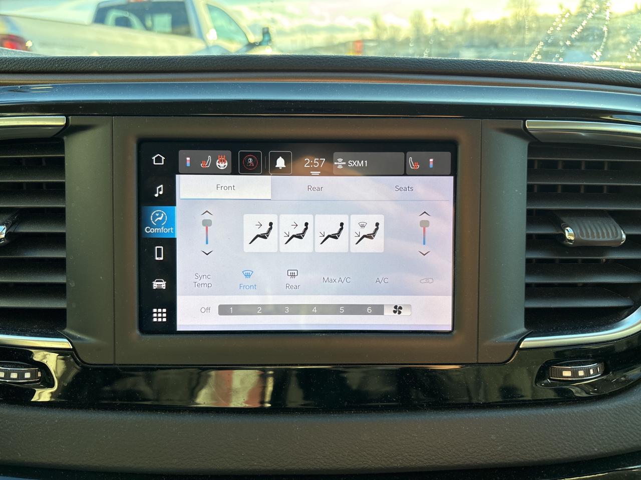 2024 Chrysler Grand Caravan SXT Photo