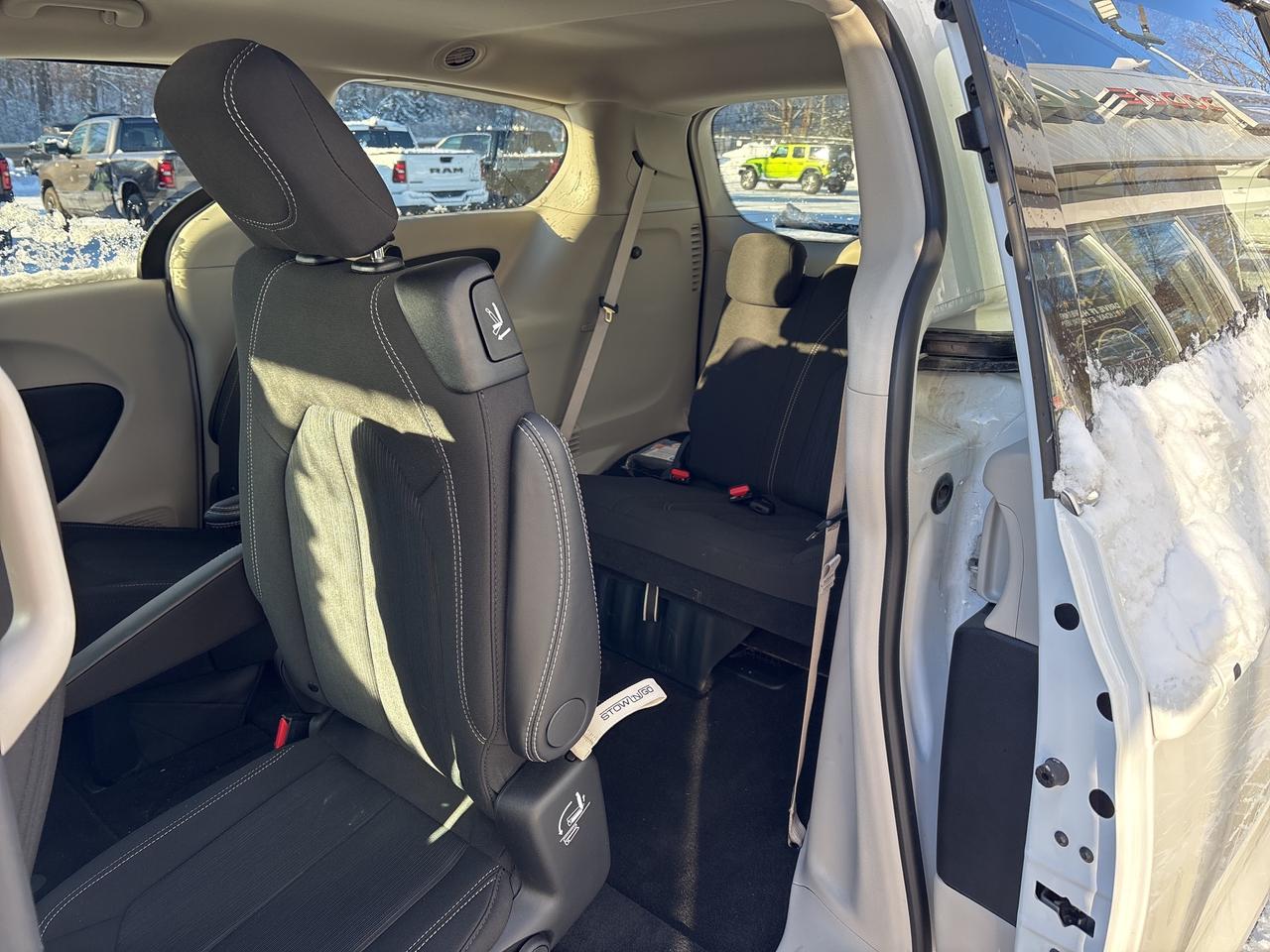 2024 Chrysler Grand Caravan SXT Photo